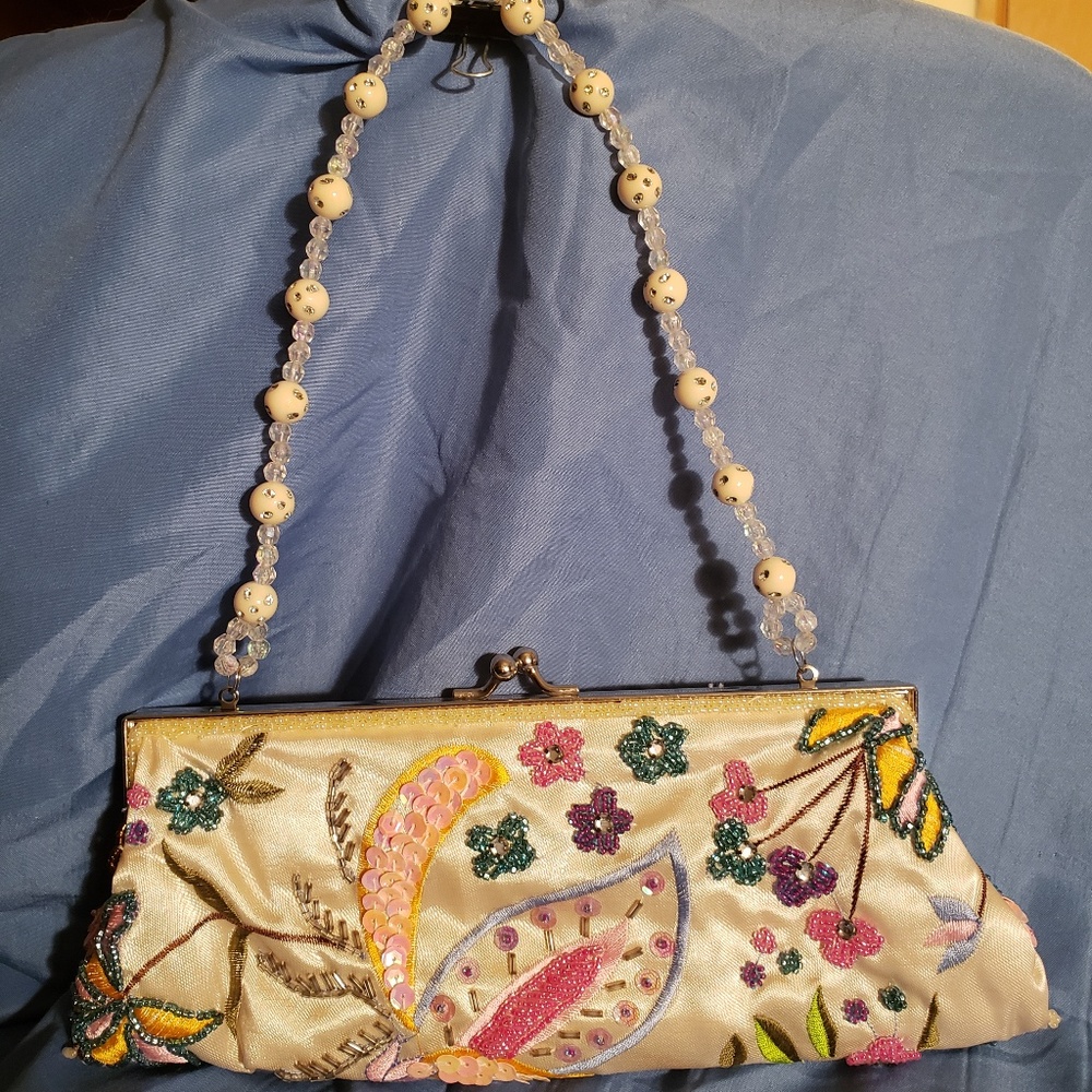 FAR NINE BEADED PURSE - EUC